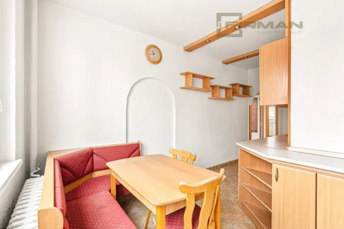 Prodej bytu 2+1, Karlovy Vary - Rybáře, Plešivecká, 61 m2