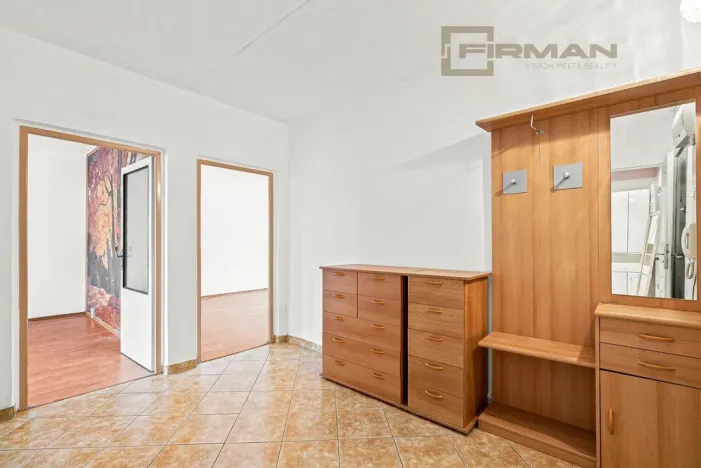 Prodej bytu 2+1, Karlovy Vary - Rybáře, Plešivecká, 61 m2