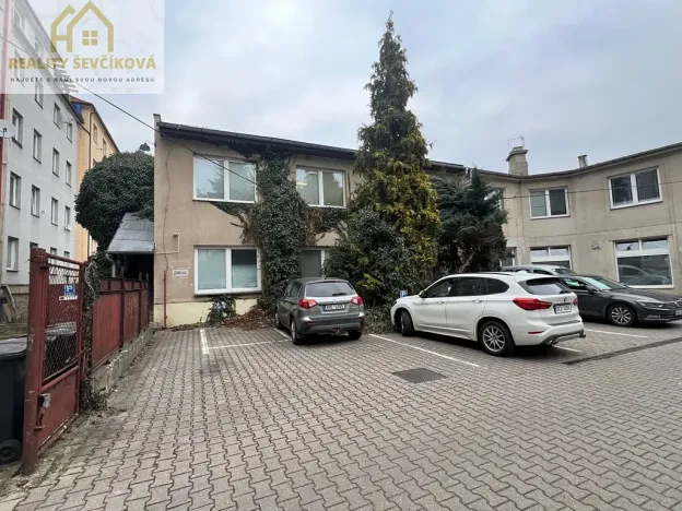 Pronájem kanceláře, Hradec Králové, Škroupova, 28 m2