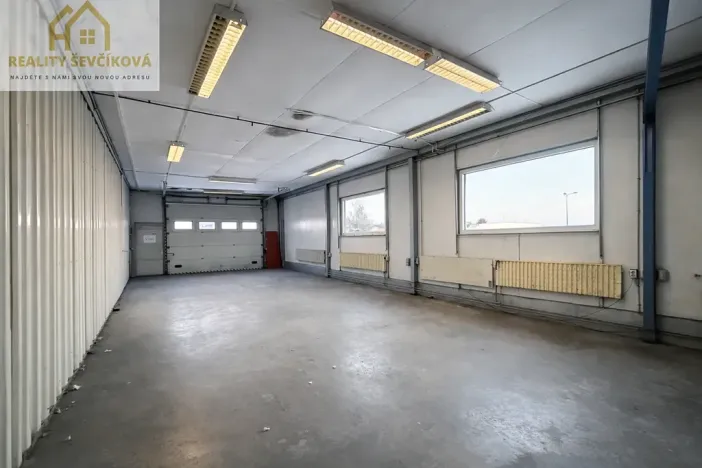 Pronájem skladu, Hradec Králové, Vlčkovická, 100 m2