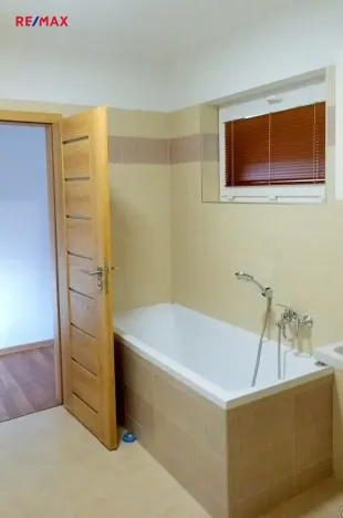 Prodej rodinného domu, Zápy, 216 m2