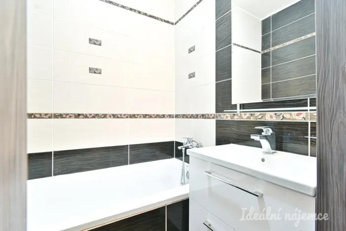 Pronájem bytu 3+kk, Brno - Líšeň, Bačovského, 72 m2