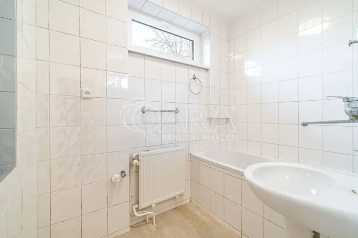 Pronájem bytu 3+1, Kralupy nad Vltavou - Mikovice, 28. října, 64 m2