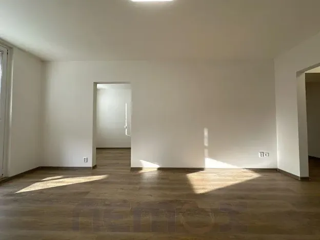 Pronájem bytu 1+1, Praha - Troja, Hnězdenská, 47 m2