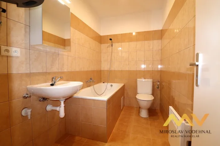 Pronájem bytu 1+kk, Hradec Králové - Nový Hradec Králové, Hlavní, 25 m2