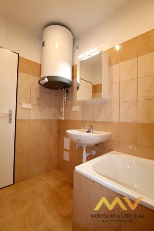 Pronájem bytu 1+kk, Hradec Králové - Nový Hradec Králové, Hlavní, 25 m2