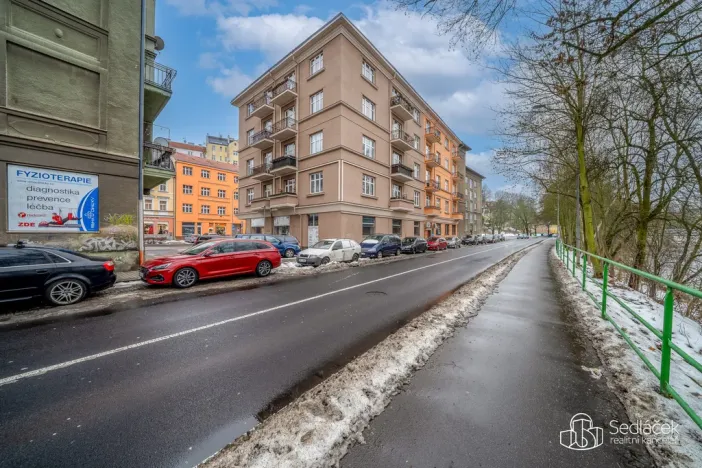 Prodej bytu 3+1, Karlovy Vary - Drahovice, Vítězná, 93 m2