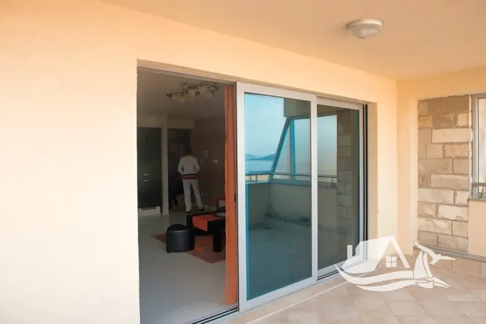 Prodej bytu 3+kk, Kamenovo, Černá Hora, 95 m2