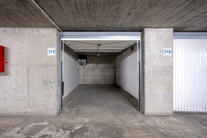 Prodej garáže, Praha, Štěchovická, 15 m2