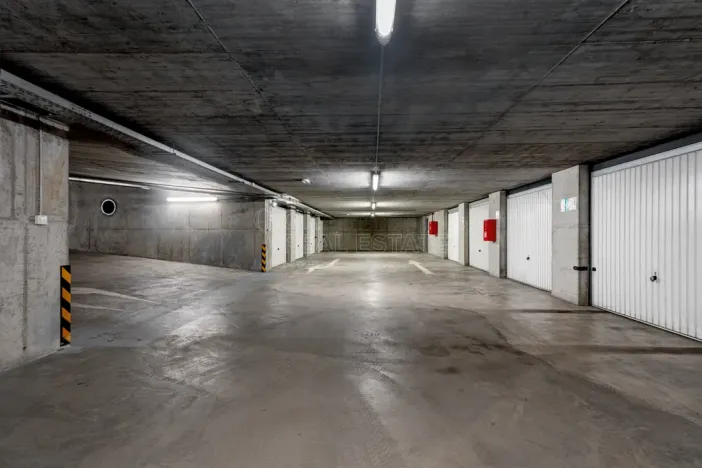 Prodej garáže, Praha, Štěchovická, 15 m2