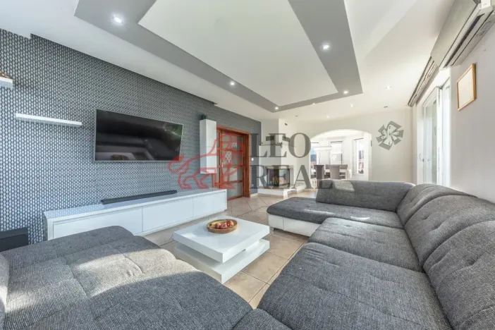 Prodej rodinného domu, Mladá Boleslav - Jemníky, 227 m2