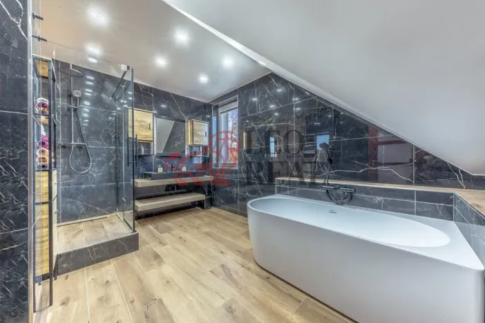 Prodej rodinného domu, Mladá Boleslav - Jemníky, 227 m2