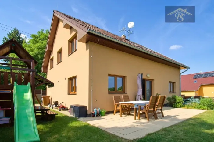 Prodej rodinného domu, Líbeznice, Školská, 186 m2
