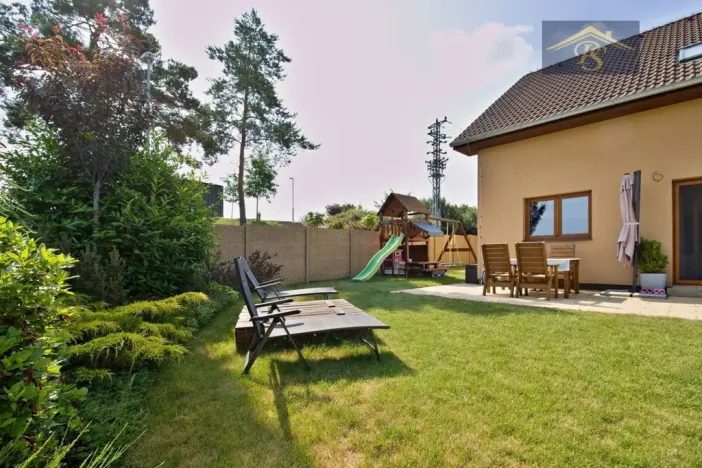 Prodej rodinného domu, Líbeznice, Školská, 186 m2