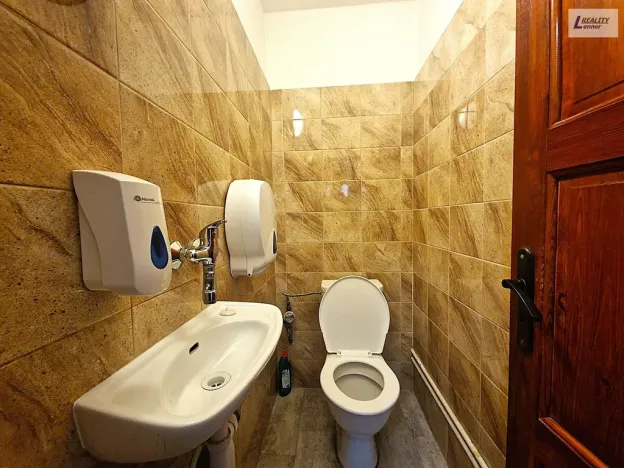 Pronájem obchodního prostoru, Praha - Kobylisy, Střelničná, 54 m2