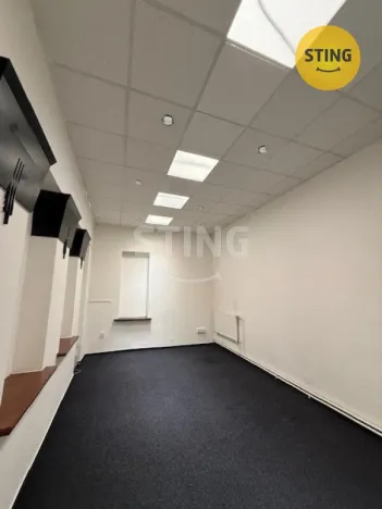 Pronájem kanceláře, Frýdek-Místek, Zámecké nám., 25 m2