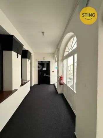 Pronájem kanceláře, Frýdek-Místek, Zámecké nám., 25 m2