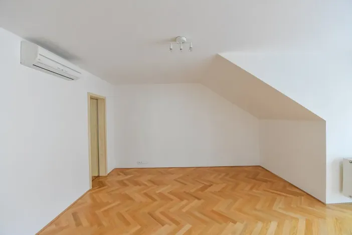 Pronájem bytu 2+kk, Praha - Vršovice, Bulharská, 72 m2