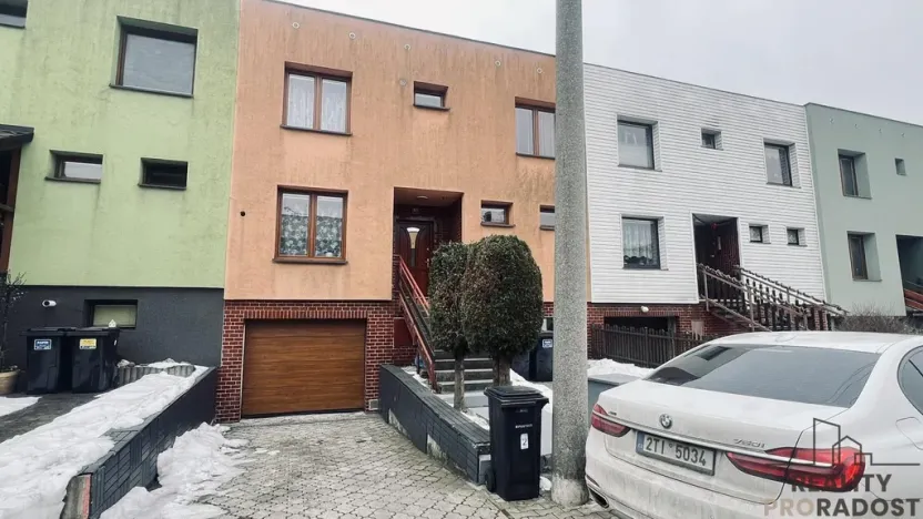 Prodej rodinného domu, Návsí, Jahodová, 240 m2
