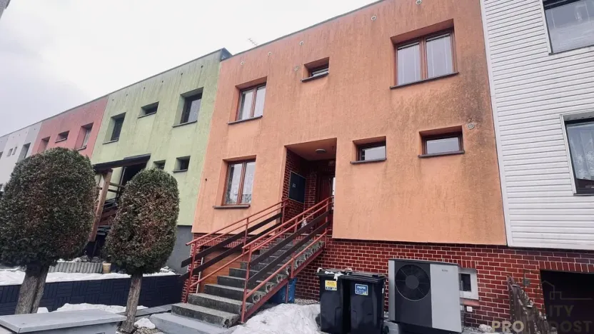 Prodej rodinného domu, Návsí, Jahodová, 240 m2