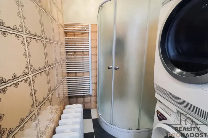 Prodej rodinného domu, Návsí, Jahodová, 240 m2