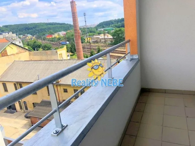 Pronájem bytu 1+kk, Praha - Vršovice, Novgorodská, 30 m2