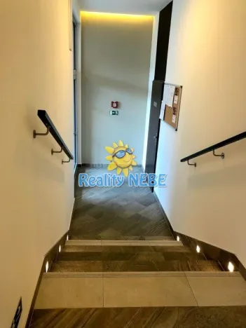 Pronájem bytu 1+kk, Praha - Vršovice, Novgorodská, 30 m2