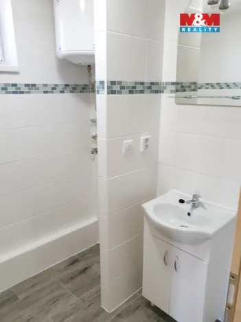Pronájem bytu 1+kk, Otrokovice - Kvítkovice, tř. Osvobození, 20 m2