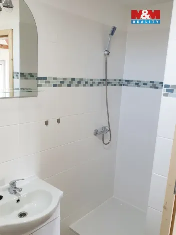 Pronájem bytu 1+kk, Otrokovice - Kvítkovice, tř. Osvobození, 20 m2