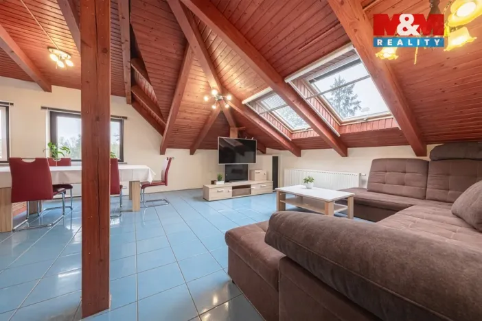 Prodej rodinného domu, Hradešín, 350 m2