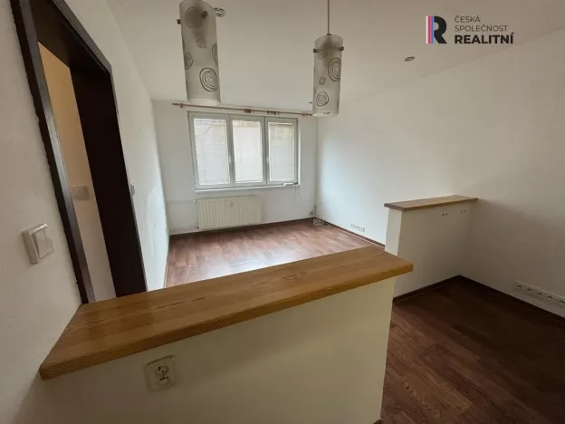 Pronájem bytu 2+kk, Tábor, nám. Přátelství, 40 m2
