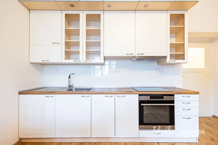 Pronájem bytu 1+kk, Praha - Strašnice, Černokostelecká, 32 m2