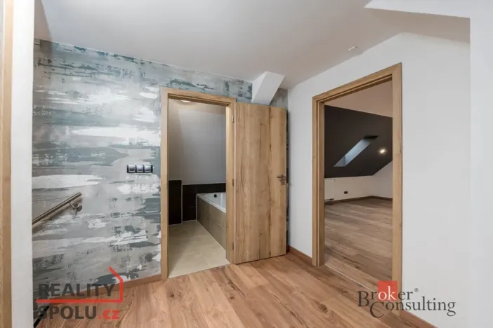 Prodej bytu 4+kk, Plzeň - Lobzy, Lobezská, 120 m2