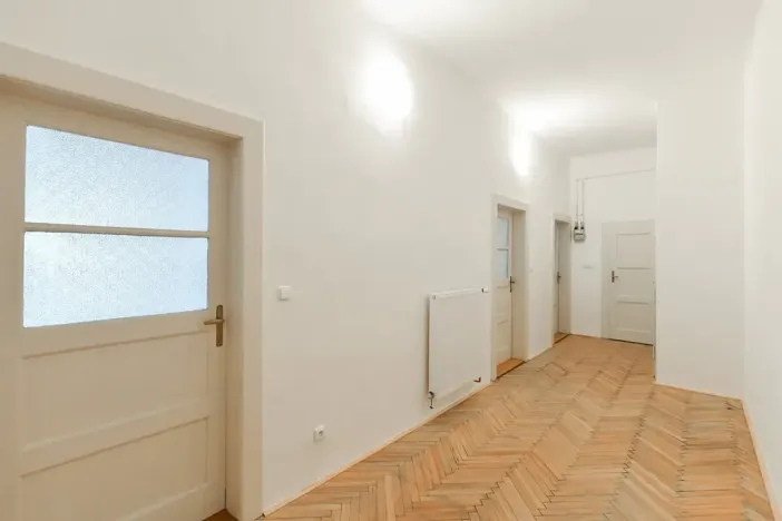 Pronájem bytu 3+1, Praha - Smíchov, Štefánikova, 120 m2