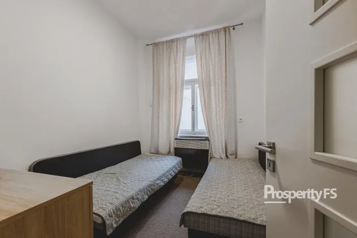 Prodej bytu 3+1, Hostinné, Dolní brána, 67 m2