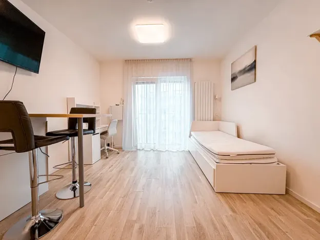 Pronájem bytu 1+kk, Praha - Libeň, Novovysočanská, 28 m2