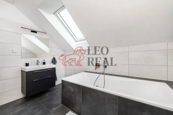 Prodej rodinného domu, Jesenice - Osnice, Hledíková, 164 m2