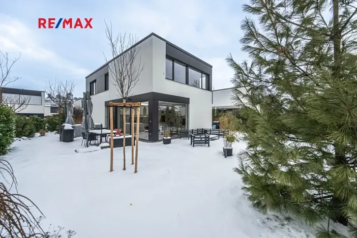 Pronájem vily, Praha - Lysolaje, 150 m2