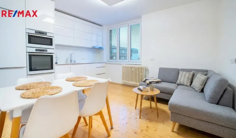 Prodej bytu 2+kk, Hradec Králové - Pražské Předměstí, Oskara Nedbala, 46 m2