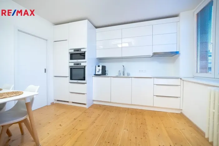 Prodej bytu 2+kk, Hradec Králové - Pražské Předměstí, Oskara Nedbala, 46 m2