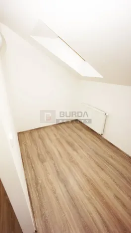 Pronájem bytu 1+kk, Neratovice, 25 m2
