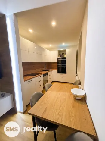 Pronájem bytu 2+kk, Ostrava - Poruba, Podroužkova, 50 m2