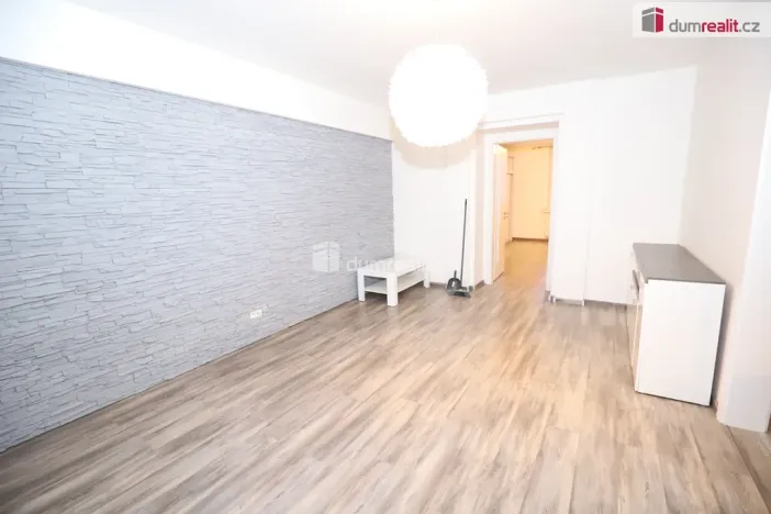 Pronájem bytu 2+1, Cheb, Vrchlického, 68 m2