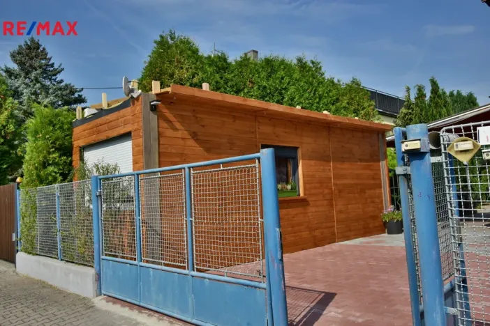 Pronájem bytu 1+kk, Hradec Králové - Plačice, Vilová, 18 m2