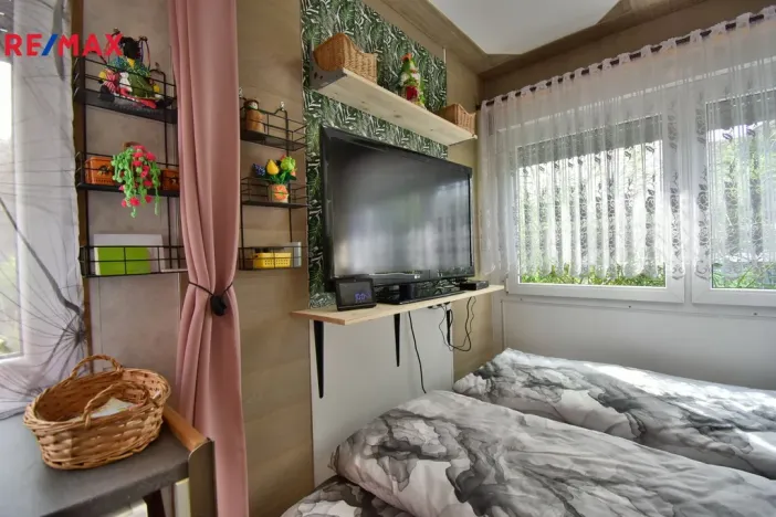 Pronájem bytu 1+kk, Hradec Králové - Plačice, Vilová, 18 m2