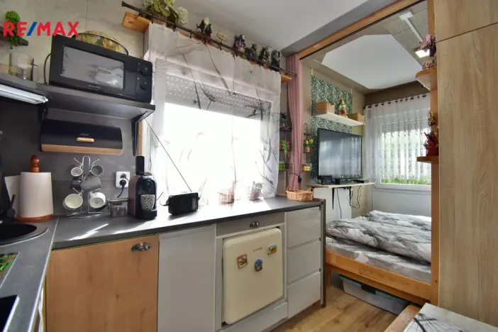 Pronájem bytu 1+kk, Hradec Králové - Plačice, Vilová, 18 m2