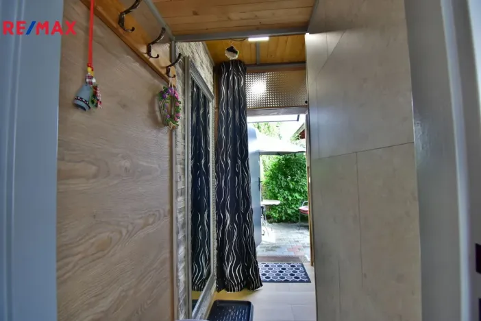 Pronájem bytu 1+kk, Hradec Králové - Plačice, Vilová, 18 m2