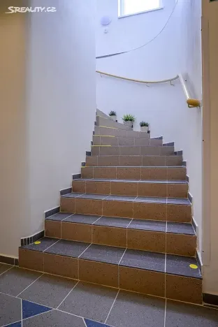 Pronájem bytu 1+kk, Praha - Hlubočepy, Na Zlíchově, 21 m2