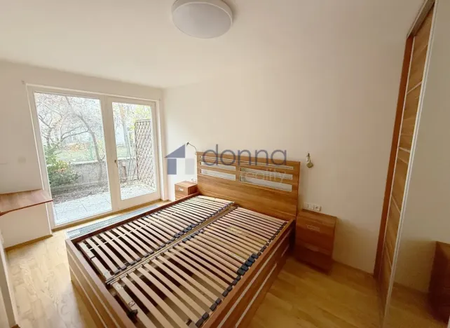 Pronájem bytu 2+kk, Praha, Slezská, 60 m2