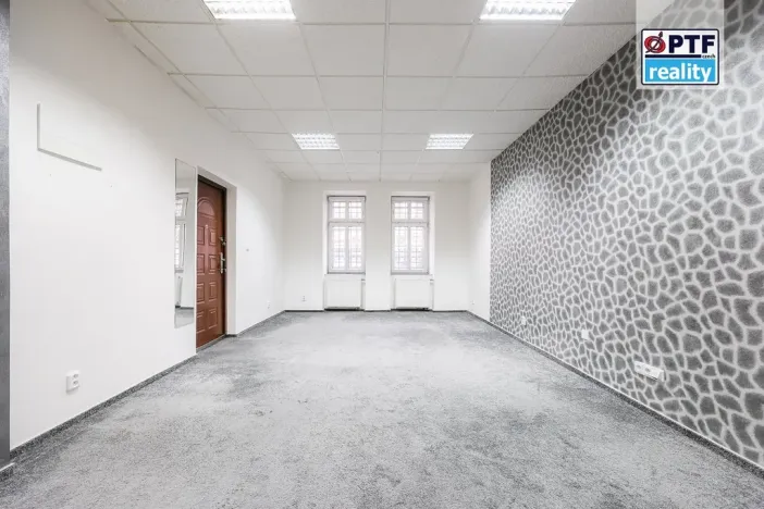 Pronájem obchodního prostoru, Plzeň, Na Roudné, 43 m2